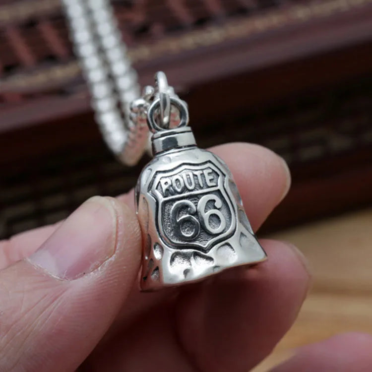 🌟 Colgante Alas de Arcángel Miguel Punk - Joyería para Hombres con Estilo Biker 🏍️✨
