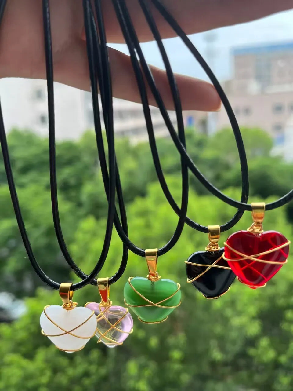 💎 Juego de 5 Collares de Piedra Natural en Forma de Corazón - Amatista, Ópalo y Cristal Púrpura ✨